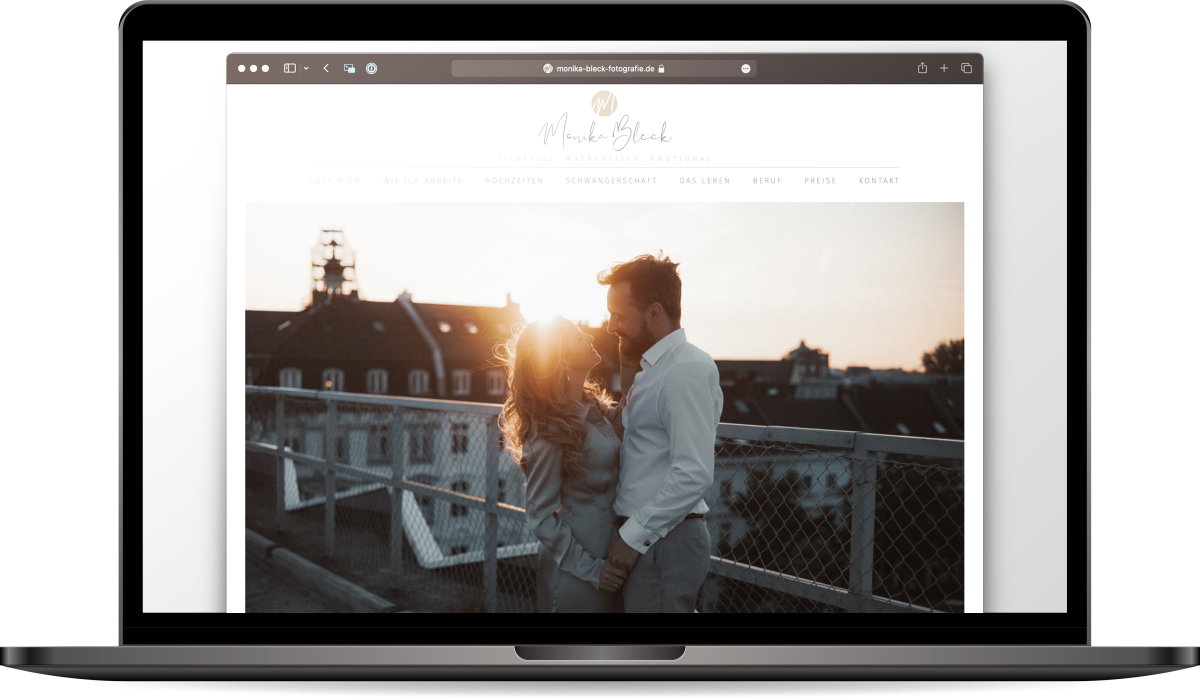 Webseite Monika Bleck Fotografie auf Laptop