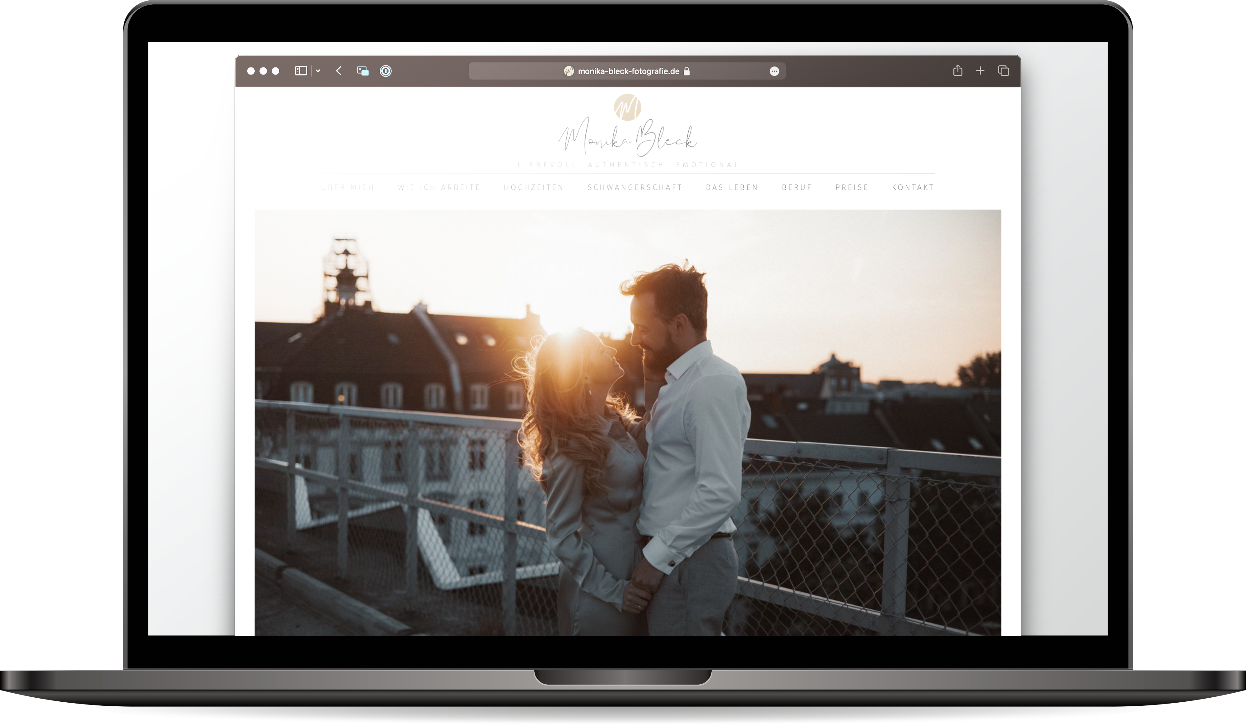 Webseite Monika Bleck Fotografie auf Laptop